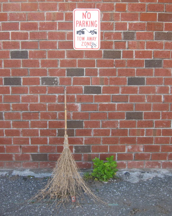 [Image: no-parking-4-witches.jpg]